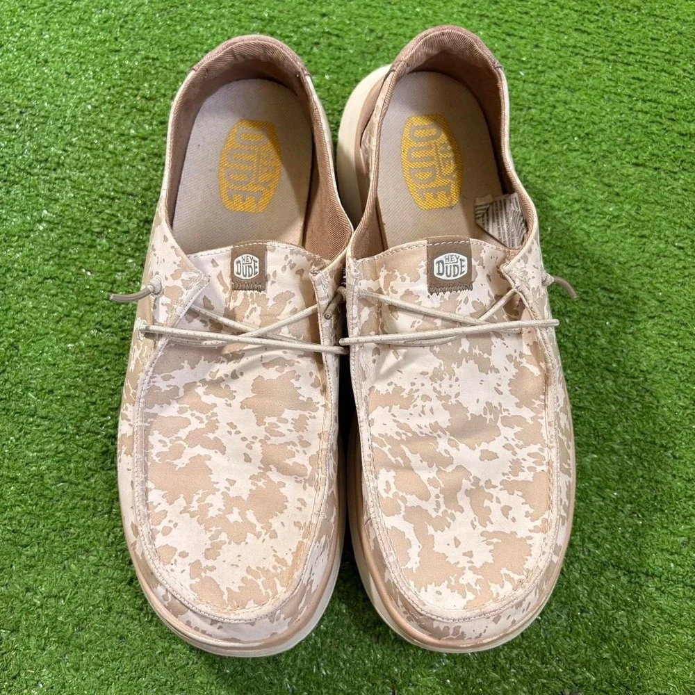 Hey Dude Women's Wendy Peak Cow Tan Slip-On Platform Shoes Size 11